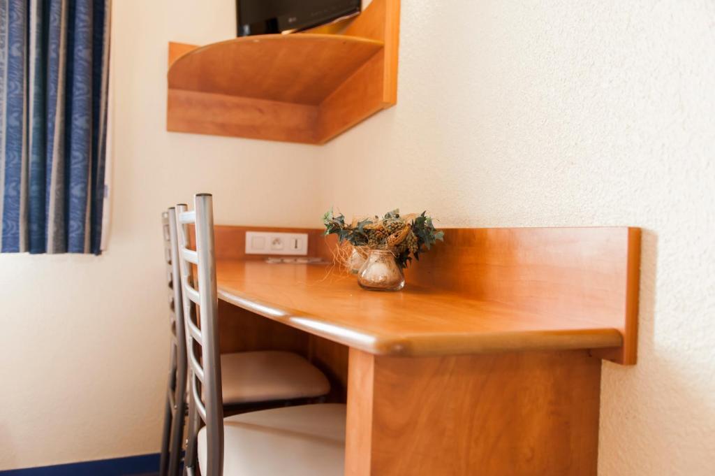 Armony Hotel Бур-Ашар Екстериор снимка
